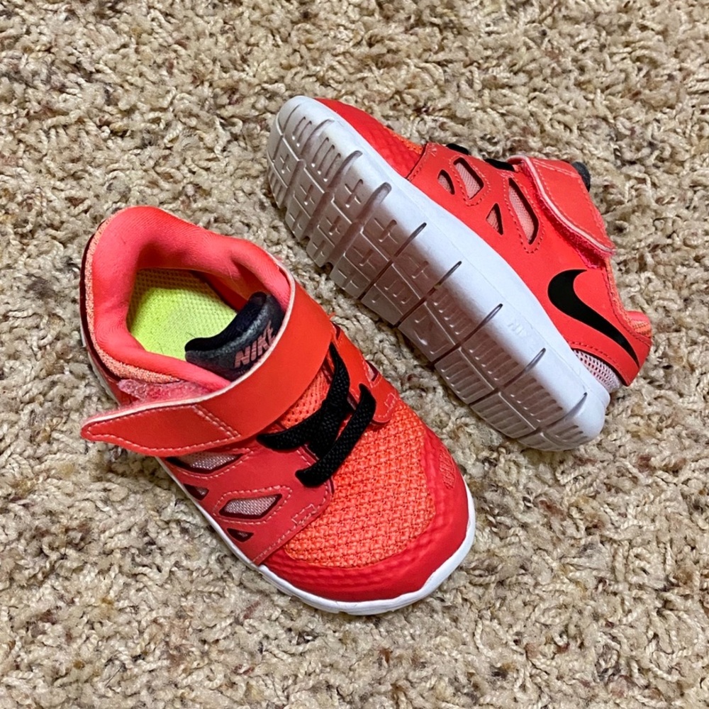 Nike Shoes - Picture 3 of 8